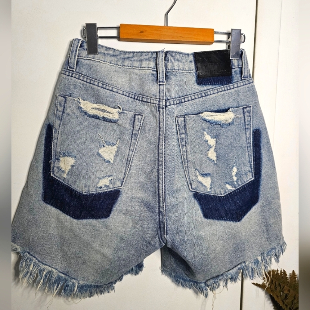 Sz 25 One Teaspoon Mom Fit Distressed Blue Denim High Rise Shorts